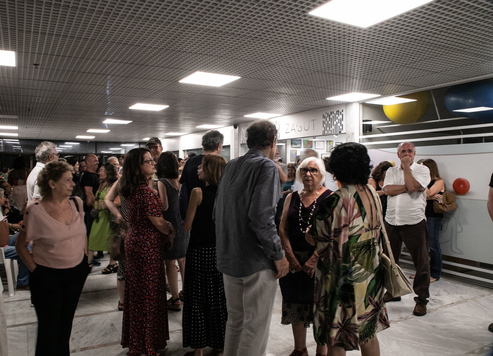 Foto Summer exhibition 50 degrees celsius in Rio de Janeiro! Foto Summer exhibition 50 degrees celsius in Rio de Janeiro! - Imagem 5