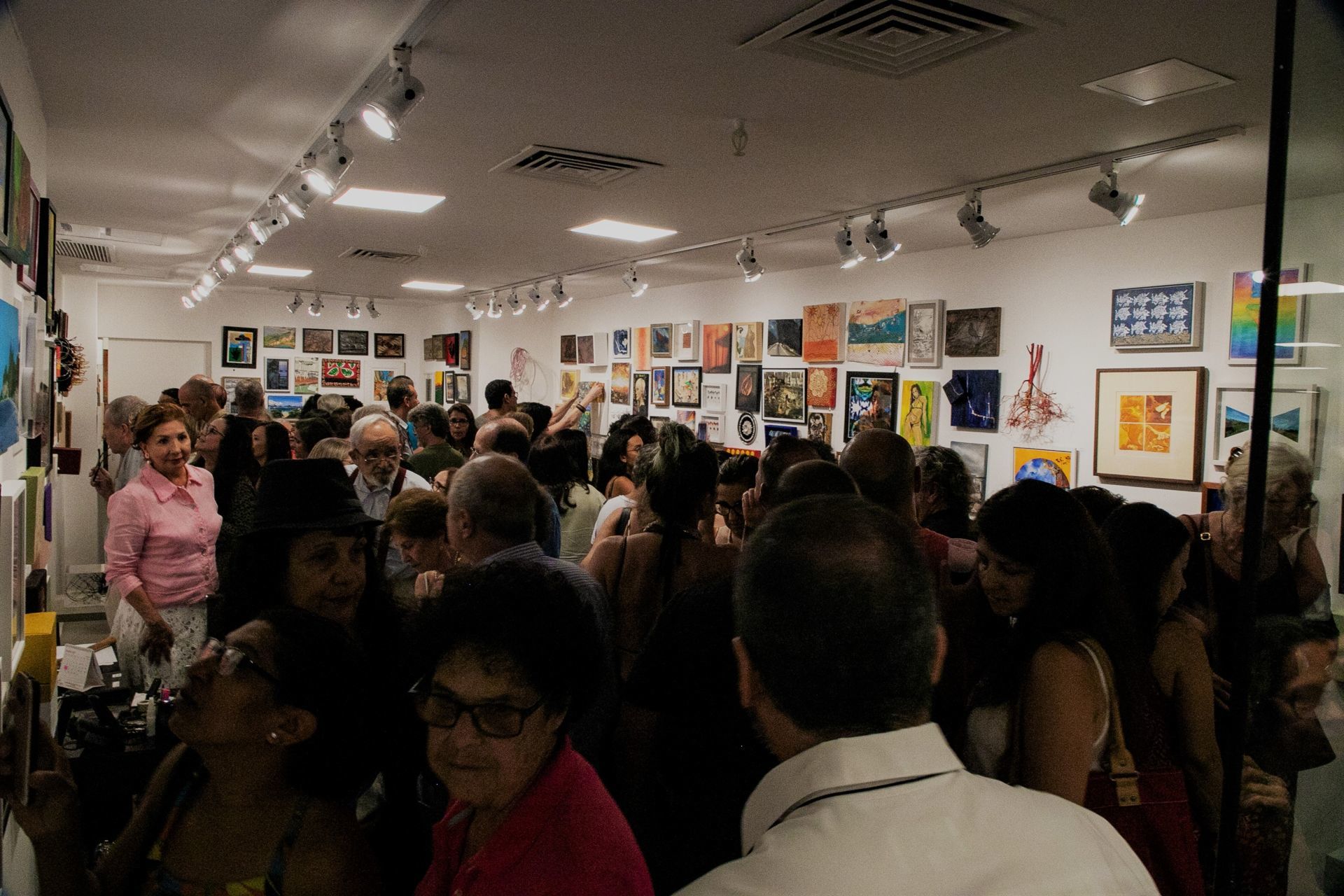 Foto Summer exhibition 50 degrees celsius in Rio de Janeiro! Foto Summer exhibition 50 degrees celsius in Rio de Janeiro! - Imagem 25