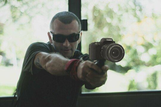 Entrevista para https://www.artistcloseup.com/